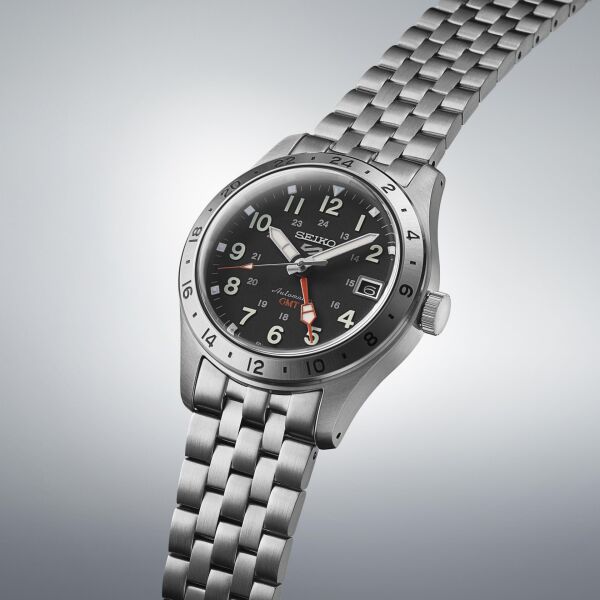 Seiko5 Sports Field GMT SSK023K Otomatik Erkek Kol Saati
