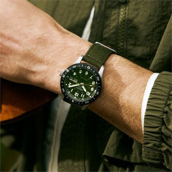 Seiko5 Sports Field HDB008K1 Otomatik Erkek Kol Saati