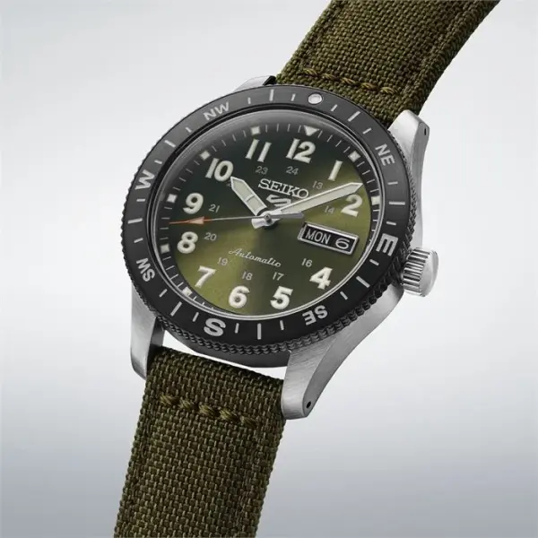 Seiko5 Sports Field HDB008K1 Otomatik Erkek Kol Saati